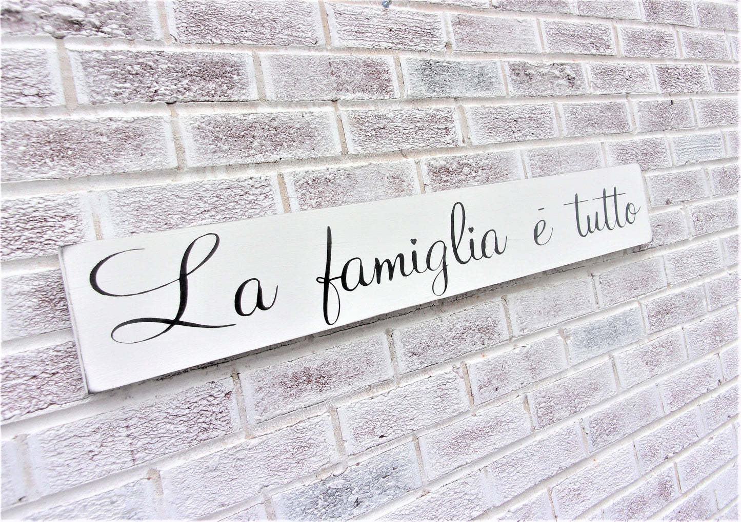 Family sign wall decor, Family sign wood, La famiglia e tutto sign, Family is everything sign in Italian, Italian family sign, Italian gifts