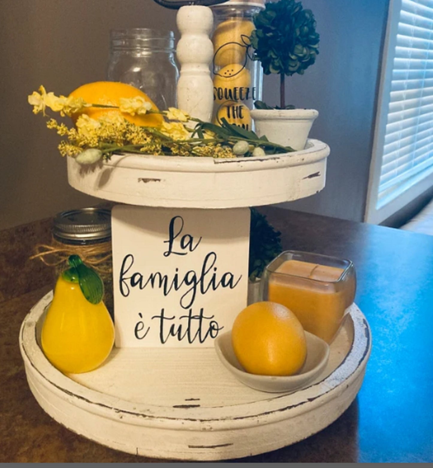 Italian gifts for men, italian gifts for woman, la famiglia e tutto sign, family sign, italian signs, italian decor, sicilian, italy gifts